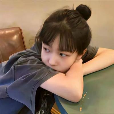 拥抱太阳的月亮